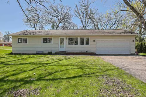 7405 Wooded Shore Dr, Wonder Lake, IL 60097