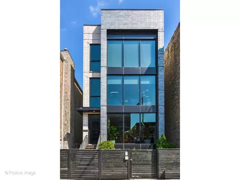 1752 W Augusta Blvd #1, Chicago, IL 60622