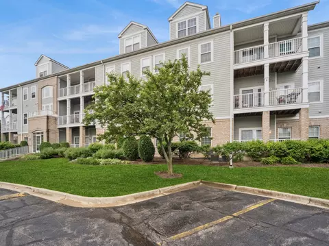 1299 W Lake St #102, Addison, IL 60101