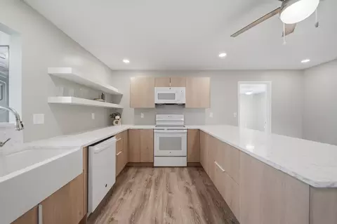 1923 Cummins St, Dixon, IL 61021 photo 5