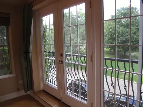 Entry Way - 911 Maple Ave #2N, Evanston, IL 60202 photo 1 of 2