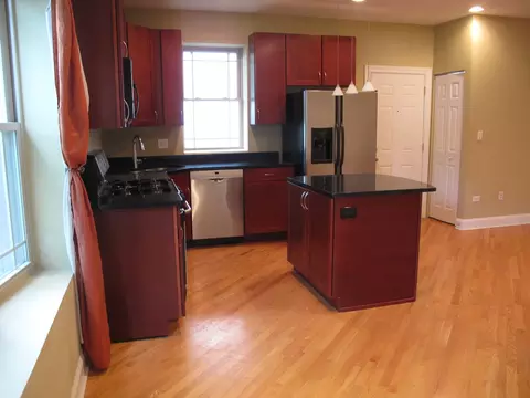 Kitchen - 911 Maple Ave #2N, Evanston, IL 60202 photo 3 of 3