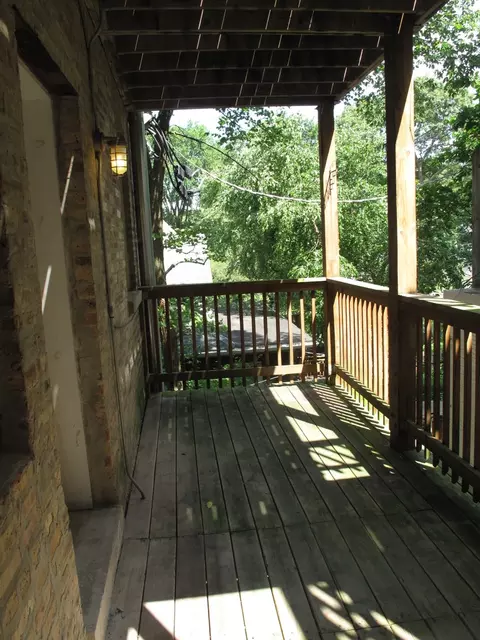 Exterior - 911 Maple Ave #2N, Evanston, IL 60202 photo 2 of 2