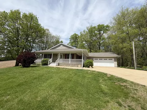 8507 Hickory Hills Dr, Fenton, IL 61251