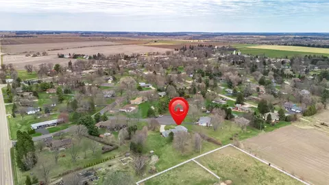 View/Area - 2 S456 Cedar Ct, Elburn, IL 60119 photo 4 of 6