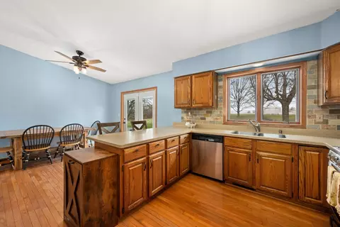 Kitchen - 2 S456 Cedar Ct, Elburn, IL 60119 photo 2 of 3