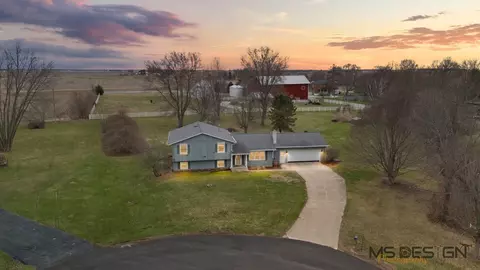 2 S456 Cedar Ct, Elburn, IL 60119