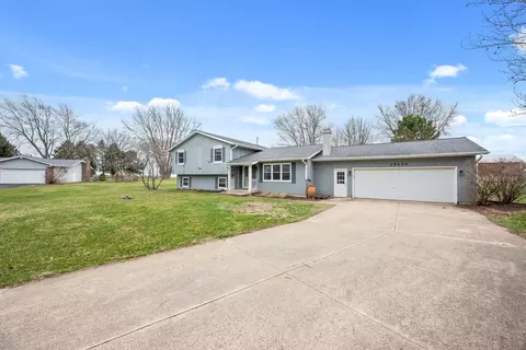 Exterior - 2 S456 Cedar Ct, Elburn, IL 60119 photo 1 of 7