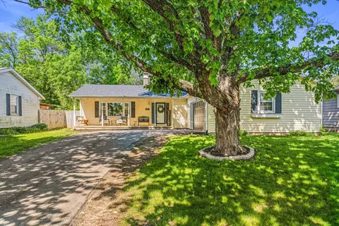401 Cedar Dr, Clinton, IL 61727