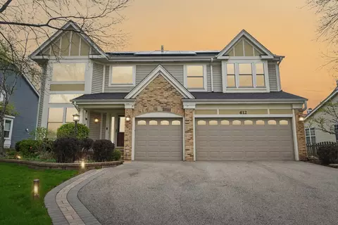 612 E Delgado Dr, Palatine, IL 60074