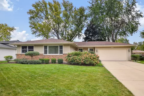 1920 Richard St, Aurora, IL 60506