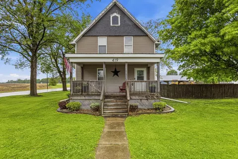 419 S Hamilton St, Mclean, IL 61754