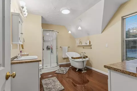 Bath - 419 S Hamilton St, Mclean, IL 61754 photo 1 of 3