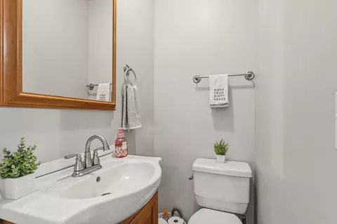 Bath - 419 S Hamilton St, Mclean, IL 61754 photo 3 of 3