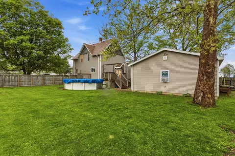 Exterior - 419 S Hamilton St, Mclean, IL 61754 photo 6 of 10