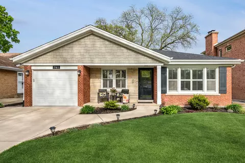 741 N Lincoln Ave, Park Ridge, IL 60068