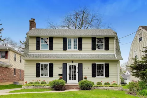1368 Scott Ave, Winnetka, IL 60093