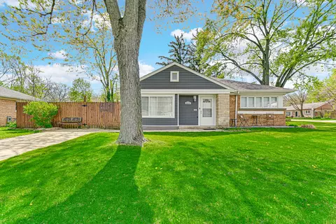 343 Osage St, Park Forest, IL 60466