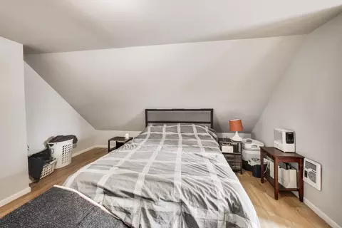 Bedroom - 2955 N Gresham Ave, Chicago, IL 60618 photo 6 of 7