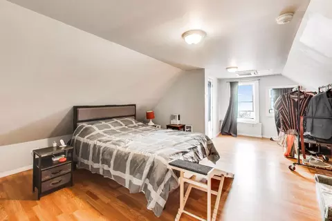 Bedroom - 2955 N Gresham Ave, Chicago, IL 60618 photo 5 of 7