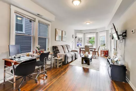 Living - 2955 N Gresham Ave, Chicago, IL 60618 photo 1 of 5