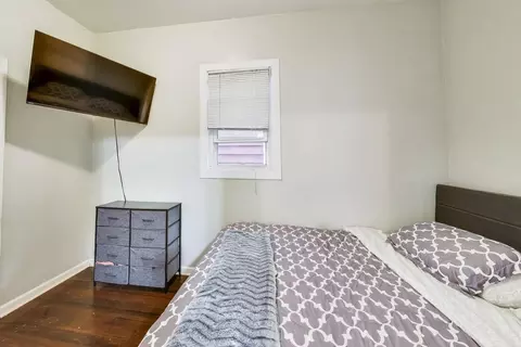Bedroom - 2955 N Gresham Ave, Chicago, IL 60618 photo 4 of 7