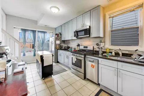 Kitchen - 2955 N Gresham Ave, Chicago, IL 60618 photo 4 of 6