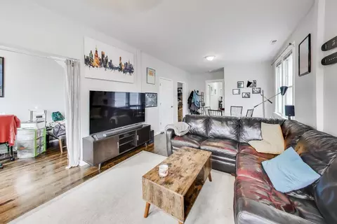 Living - 2955 N Gresham Ave, Chicago, IL 60618 photo 5 of 5