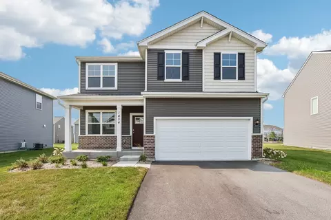 2653 Camelback Dr, Pingree Grove, IL 60140