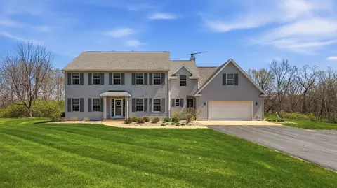 1967 E Cross Rd, Galena, IL 61036