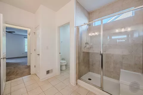 Bath - 2942 Trillium Ct E, Aurora, IL 60506 photo 3 of 4