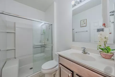 Bath - 2942 Trillium Ct E, Aurora, IL 60506 photo 1 of 4