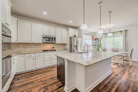 Kitchen - 2942 Trillium Ct E, Aurora, IL 60506 photo 2 of 4