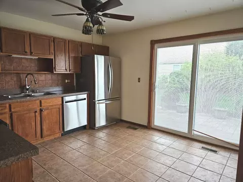 Kitchen - 21204 W Silktree Cir, Plainfield, IL 60544 photo 2 of 2