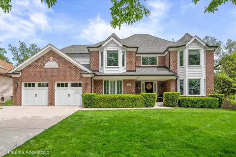 675 Oak St, Roselle, IL 60172