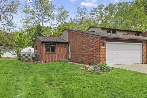 3304 Halifax Dr #B, Champaign, IL 61822