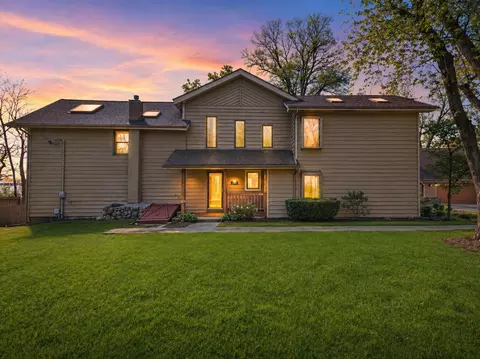 19 W681 109th St, Lemont, IL 60439