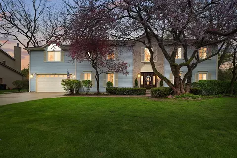 1049 Autumn Dr, Antioch, IL 60002