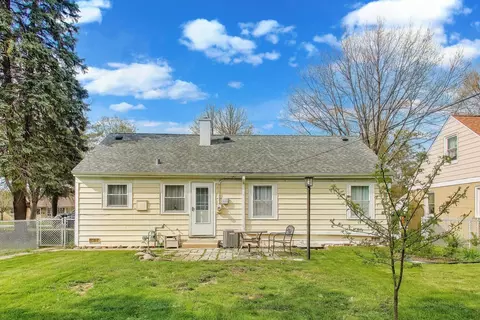 Exterior - 9529 Monroe Ave, Brookfield, IL 60513 photo 2 of 3
