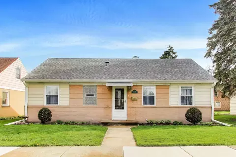 9529 Monroe Ave, Brookfield, IL 60513