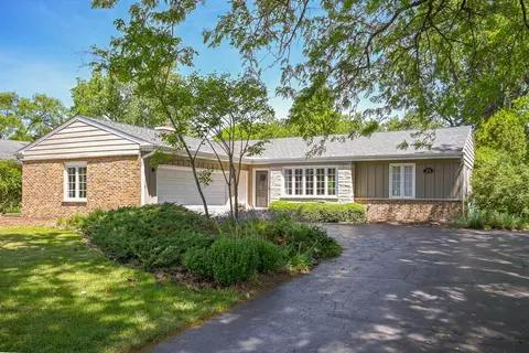 456 Fairview Ave, Glen Ellyn, IL 60137
