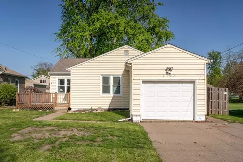 2123 32nd St, Rock Island, IL 61201
