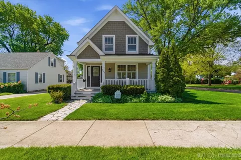 Exterior - 534 Walnut St, Batavia, IL 60510 photo 2 of 4