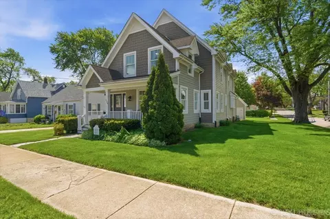 534 Walnut St, Batavia, IL 60510