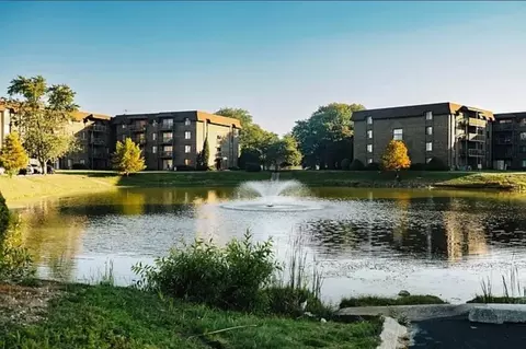 840 Elder Rd #A305, Homewood, IL 60430