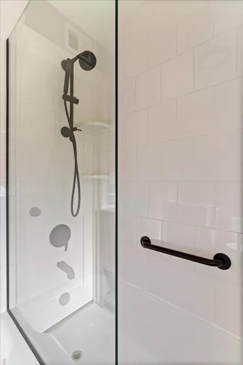 Bath - 2310 Brown Ave, Evanston, IL 60201 photo 2 of 3