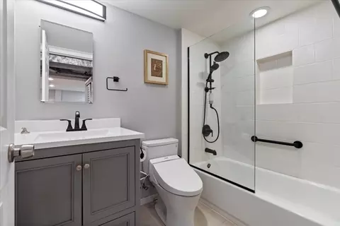 Bath - 2310 Brown Ave, Evanston, IL 60201 photo 3 of 3
