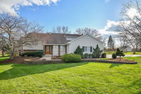 40 W983 Line Dr, Elburn, IL 60119