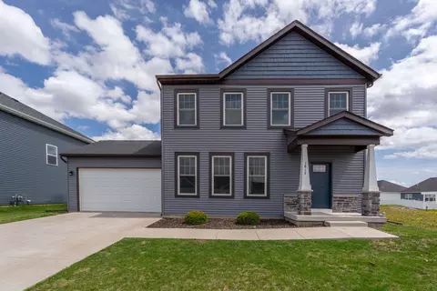 1813 S 5th St, Eldridge, IA 52748