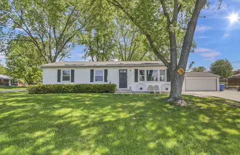 137 Birchwood Rd, Carpentersville, IL 60110